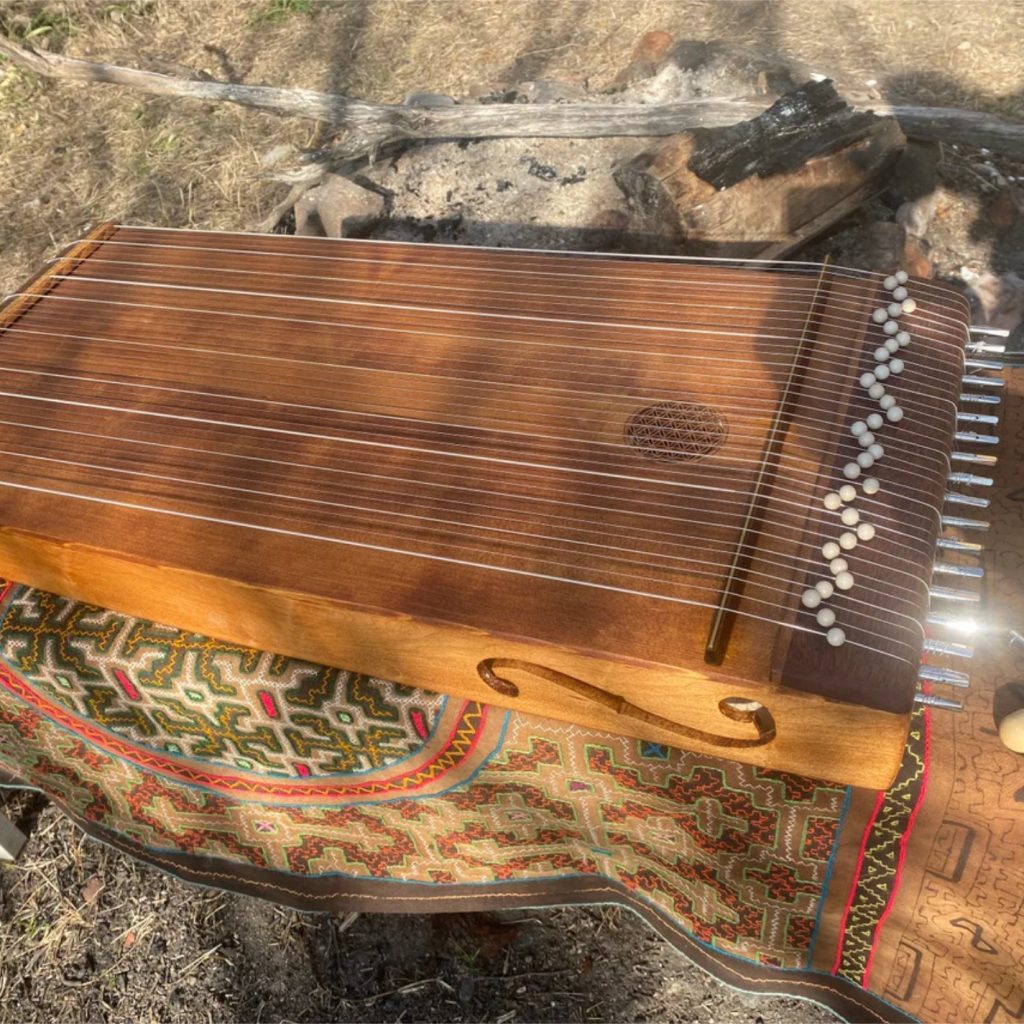 04-Lumnezia Soñando Monócordio-06