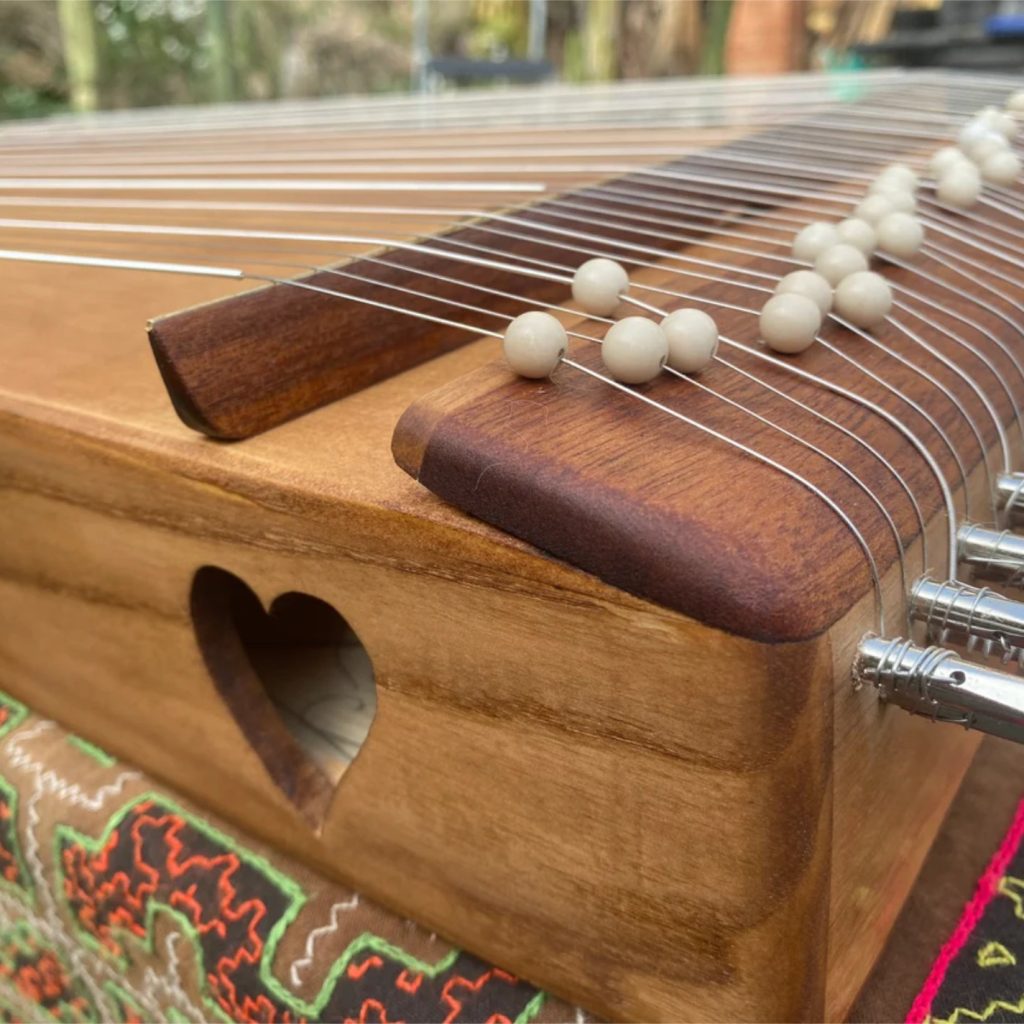 05-Monocorde de corazon-01