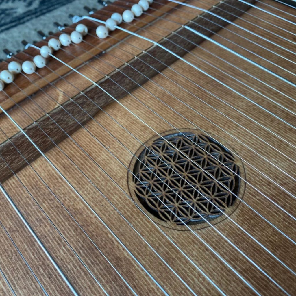 10-Orificio lateral Monocorde Lumnezia-01