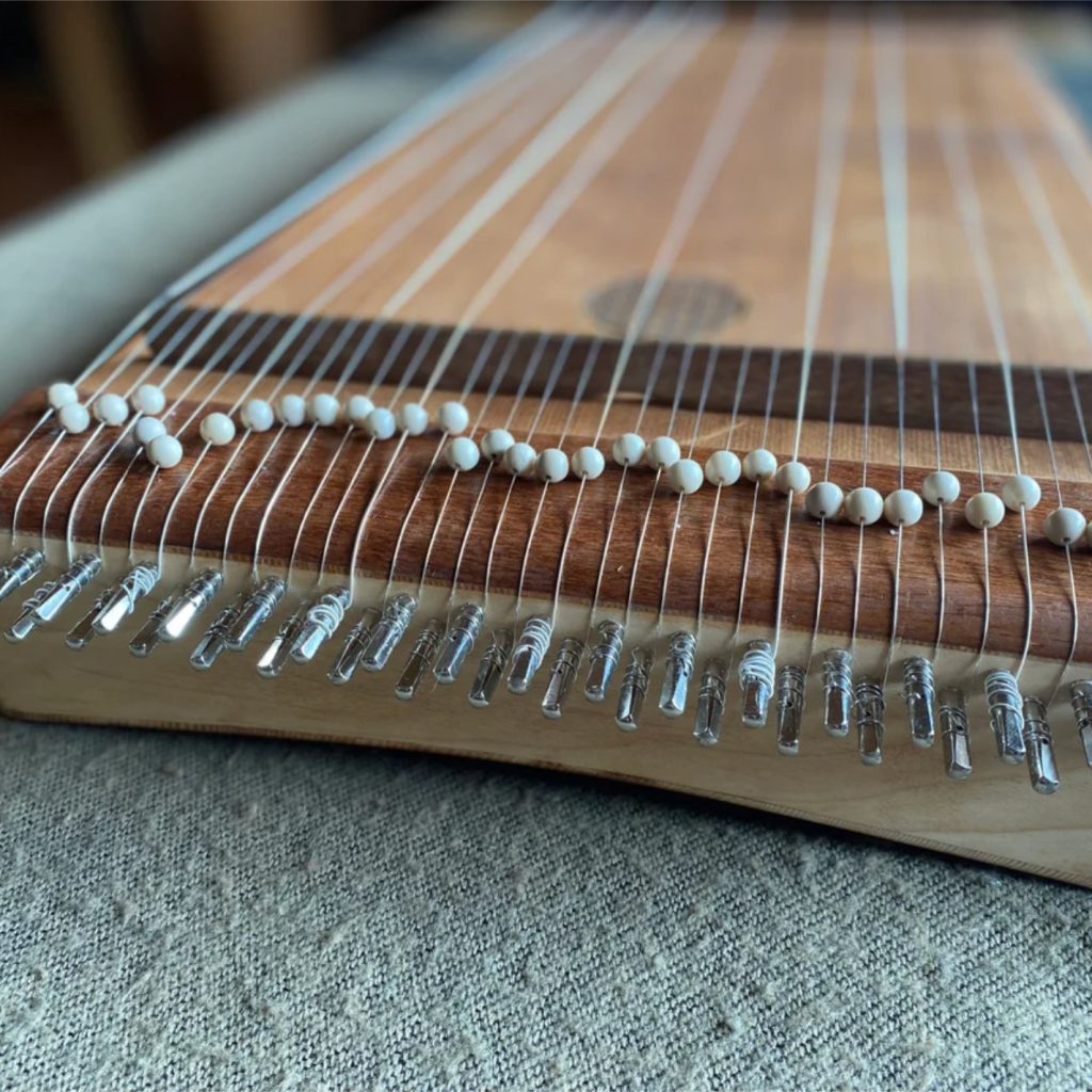 10-Orificio lateral Monocorde Lumnezia-07