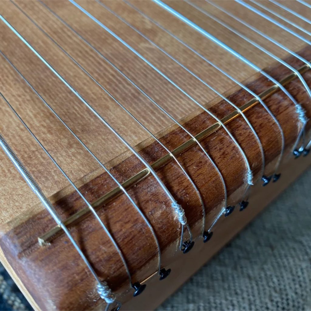 10-Orificio lateral Monocorde Lumnezia-08