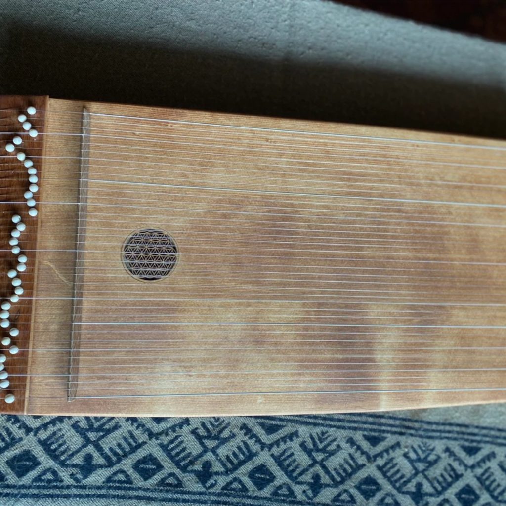 10-Orificio lateral Monocorde Lumnezia-09