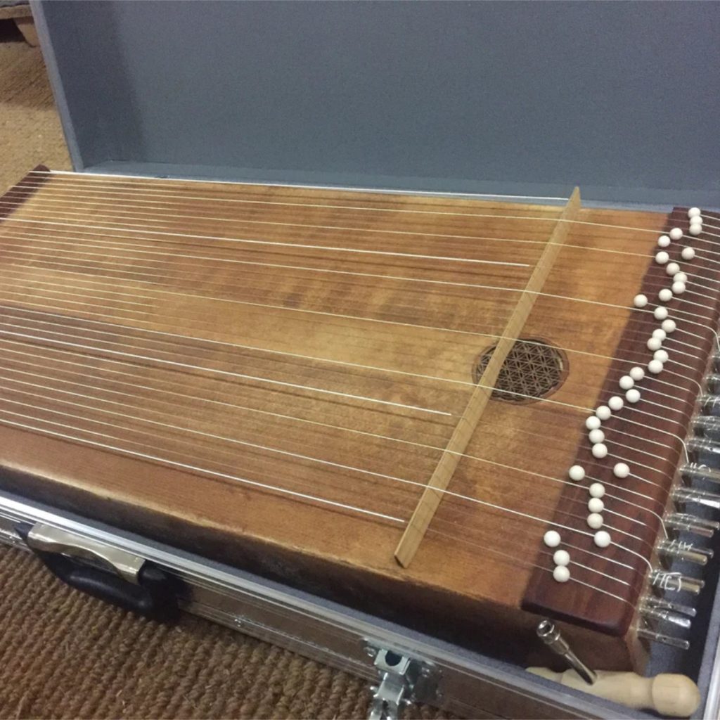 11-Monócordio Val Bavona. Cuerpo de lujo y monocordio de calidad de concierto-03