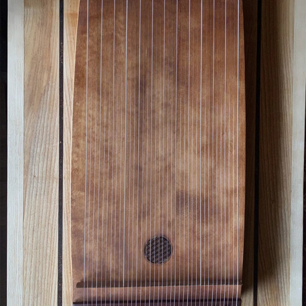 11-Monócordio Val Bavona. Cuerpo de lujo y monocordio de calidad de concierto-04